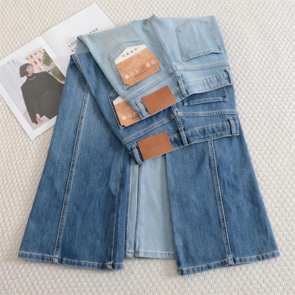 Women's Jeans Lot – Graffiti Print - Image 11