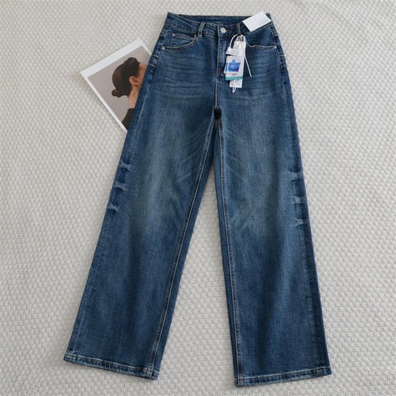 Women's Jeans Lot – Graffiti Print - Image 9
