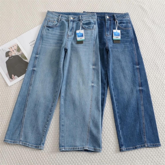 Women's Jeans Lot – Graffiti Print - Image 10